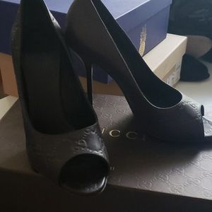 Gucci peep toe pumps